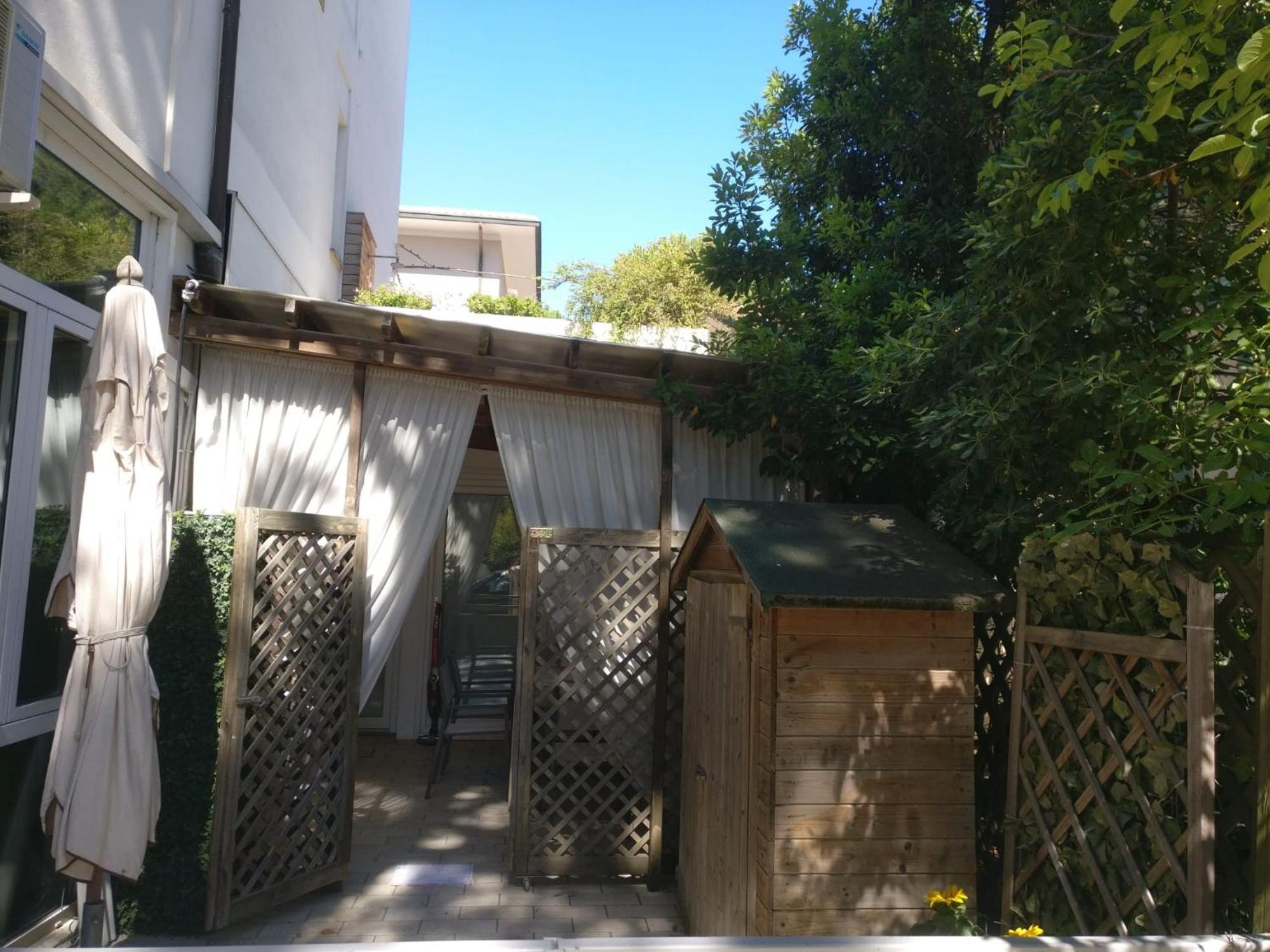 Apart-hotel Eros 4*